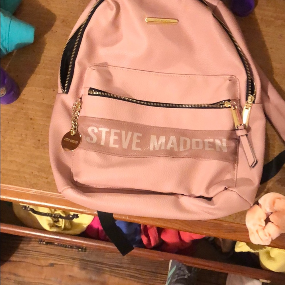 This bag has been used once and got it 6 months ag